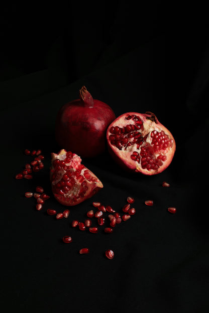 Pomegranate Noir 10 oz scented candle
